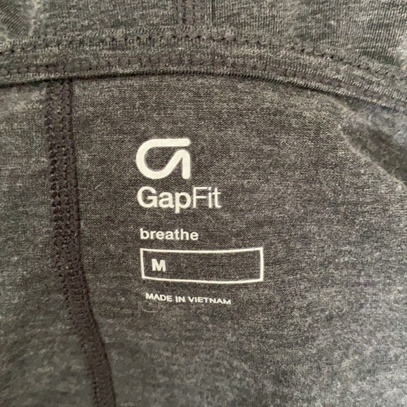GAPfit  breathe wrap top - Picture 7 of 7